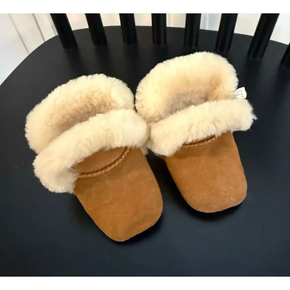Ugg Lasson shearling baby bootie size 0/1 EUC